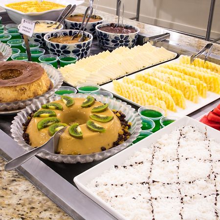 Hotel Golden Park All Inclusive Pocos De Caldas By Nacional Inn Exterior photo A dessert buffet