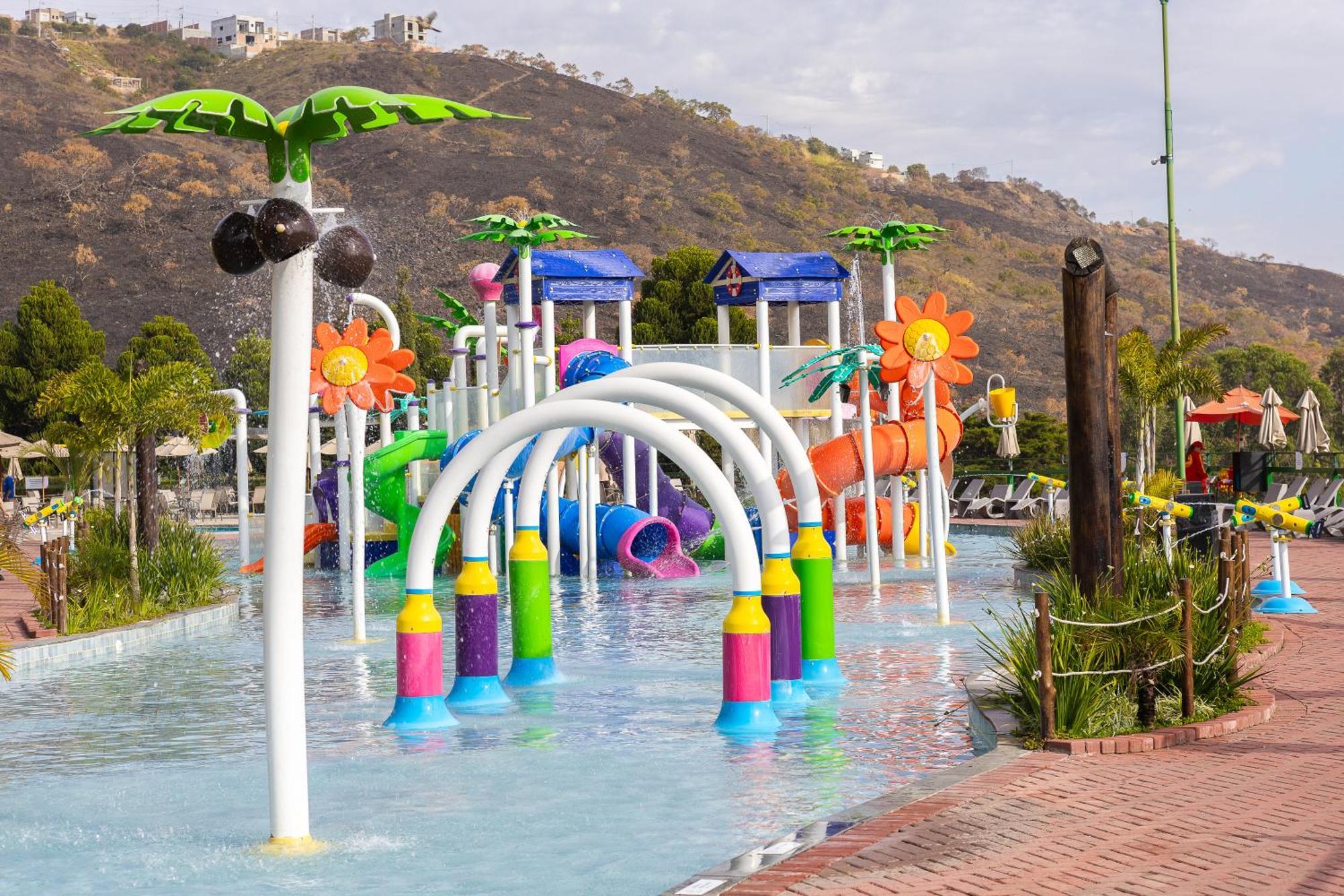 Hotel Golden Park All Inclusive Pocos De Caldas By Nacional Inn Exterior photo Splash Island